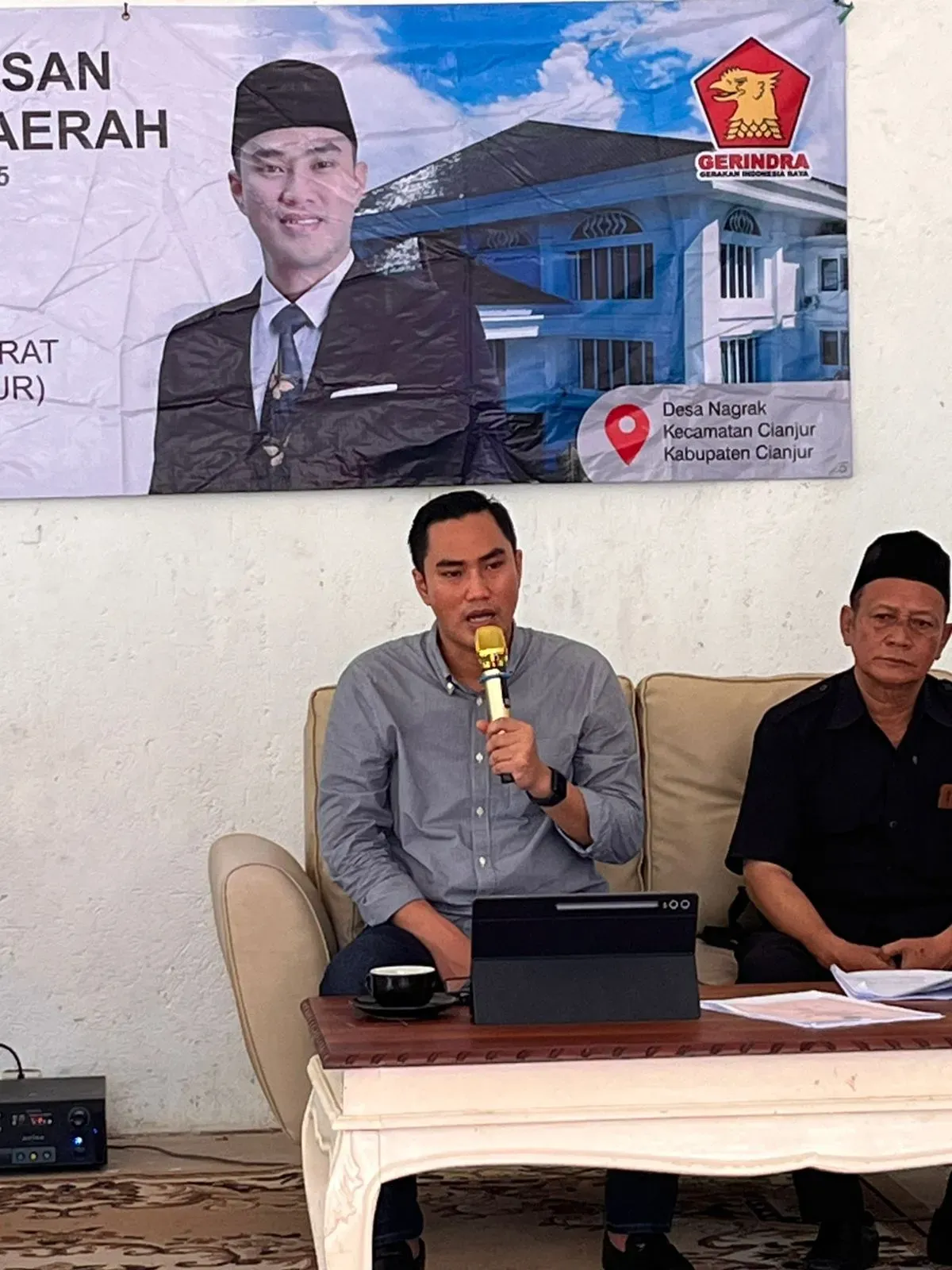 Anggota Komisi IV DPRD Provinsi Jawa Barat, H. Abdul Karim, S.H, sosialisasi Perda tentang Penyelenggaraan Ketenteraman, Ketertiban Umum, dan Pelindungan Masyarakat di Aula Kopitarium, Desa Nagrak, Kecamatan Cianjur, Jawa Barat (Sumber: Dok. Pribadi)