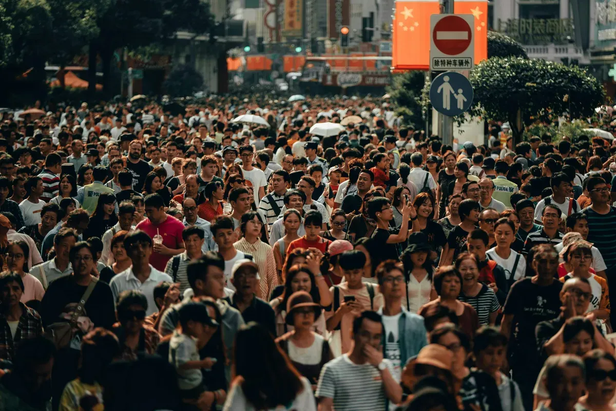 Hari Populasi Sedunia Diperingati Tiap Tanggal 11 Juli, Berikut Sejarah dan Jumlah Populasi Dunia (Sumber: Unsplash/Owen Cannon)