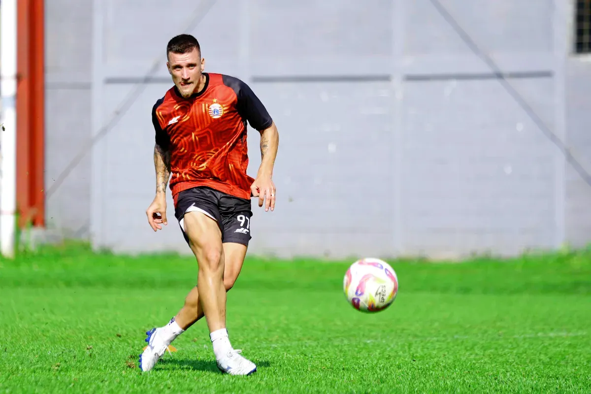 Potret pemain baru Persija, Fabio Calonego yang menjajal latihan perdana dengan Persija Jakarta. (Sumber: Persija)