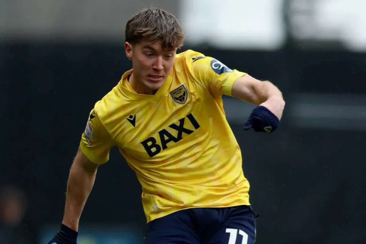 Potret pemain Oxford United sekaligus Timnas Indonesia, Ole Romeny yang mengalami cedera saat laga melawan Arema FC di Piala Presiden 2025. (Sumber: Instagram/@oleromeny.)