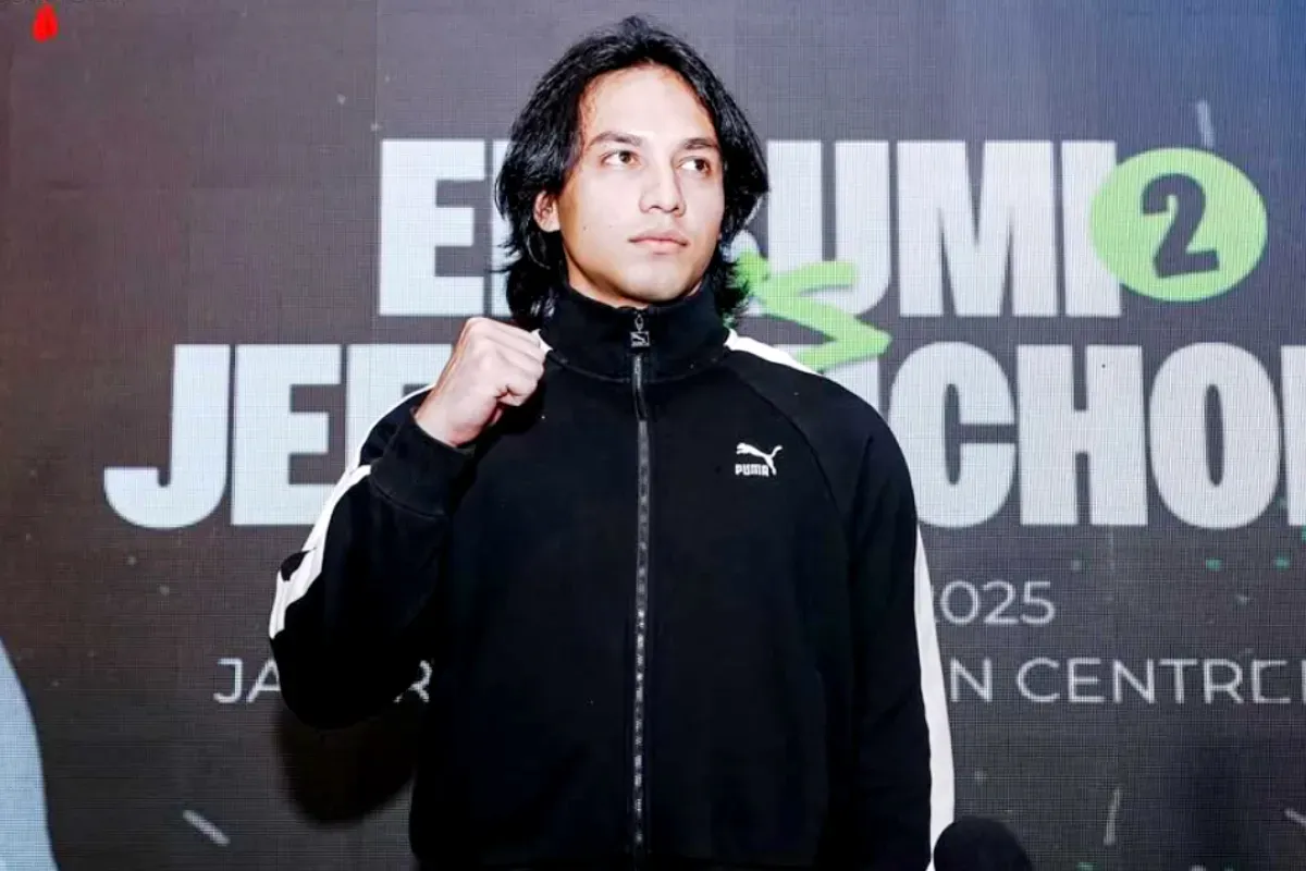 Potret Jefri Nichol yang melontarkan psywar atau perang psikologis jelang pertandingan tinju melawan El Rumi. (Sumber: Instagram/@jefrinichol)