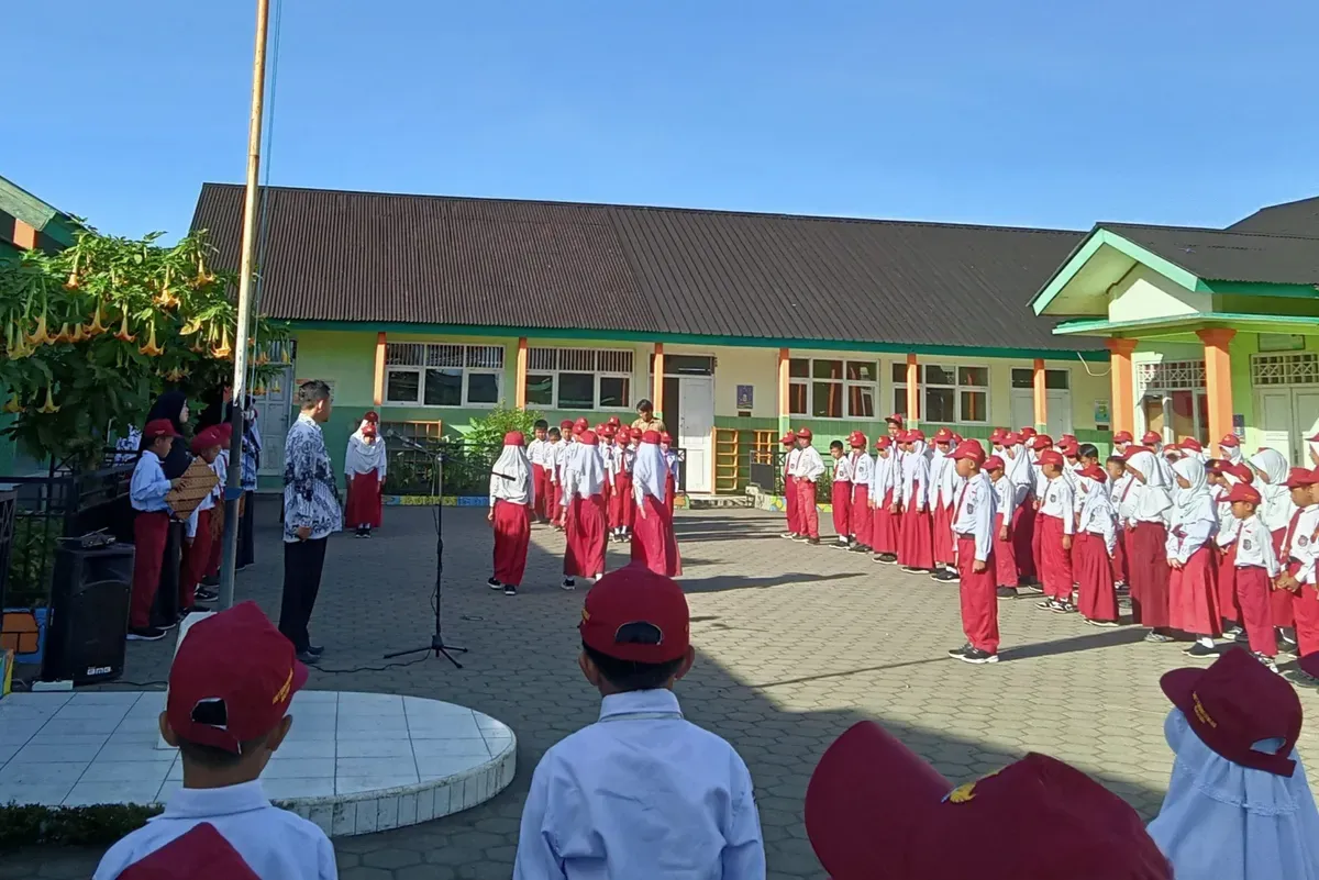 Lirik lagu Hari Baru yang merupakan jingle MPLS 2025. (Sumber: sdn1kartengbatur.sch.id)