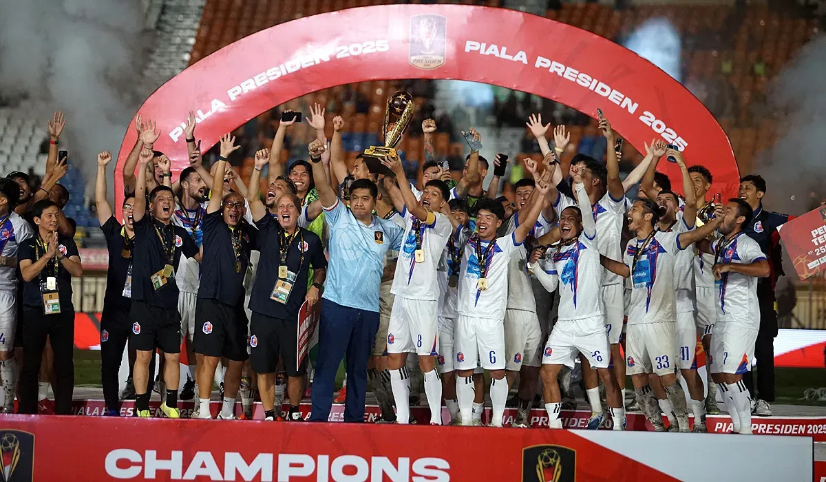 Para pemain Port FC merayakan gelar juara Piala Presiden 2025 setelah mengalahkan Oxford United dengan skor 2-1 di final di Stadion si Jalak Harupat, Bandung, Minggu malam, 13 Juli 2025. (Sumber: Dok MO Piala Presiden 2025)