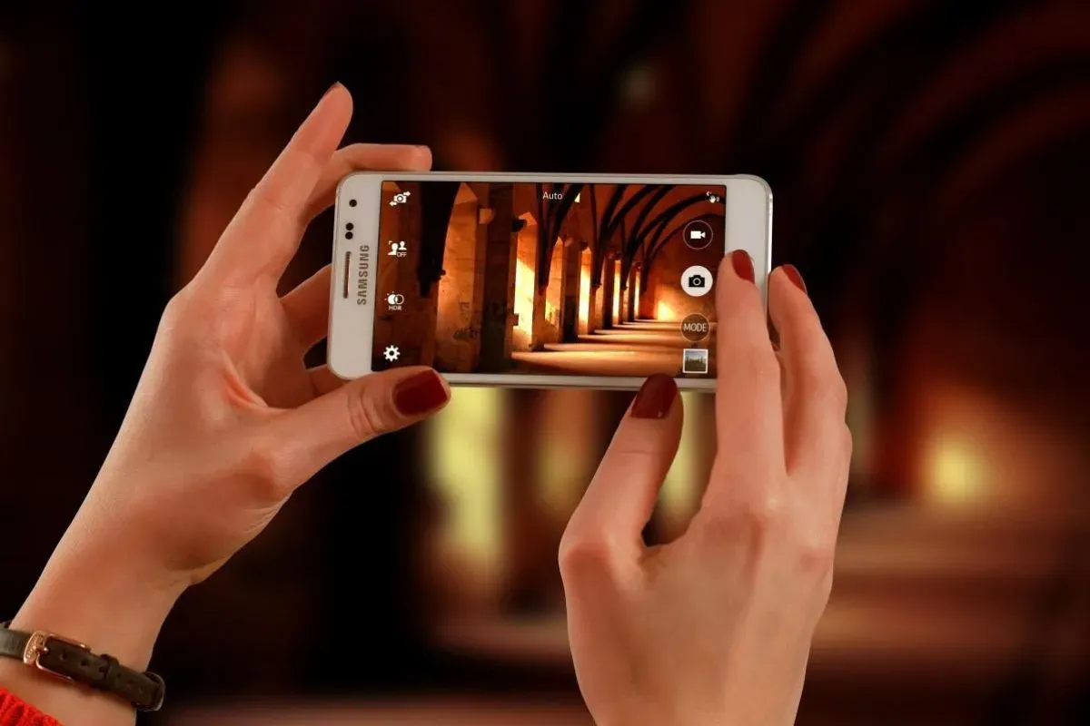 Ilustrasi HP Samsung. (Sumber: PxHere)