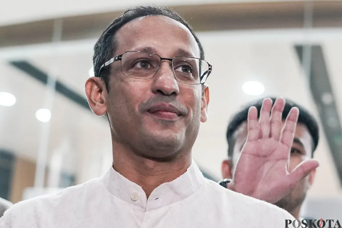 Mantan Mendikbudristek, Nadiem Makarim, selesai menjalani pemeriksaan di Kejaksaan Agung, Jakarta, Selasa, 15 Juli 2025. (Sumber: Poskota/Bilal Nugraha Ginanjar)