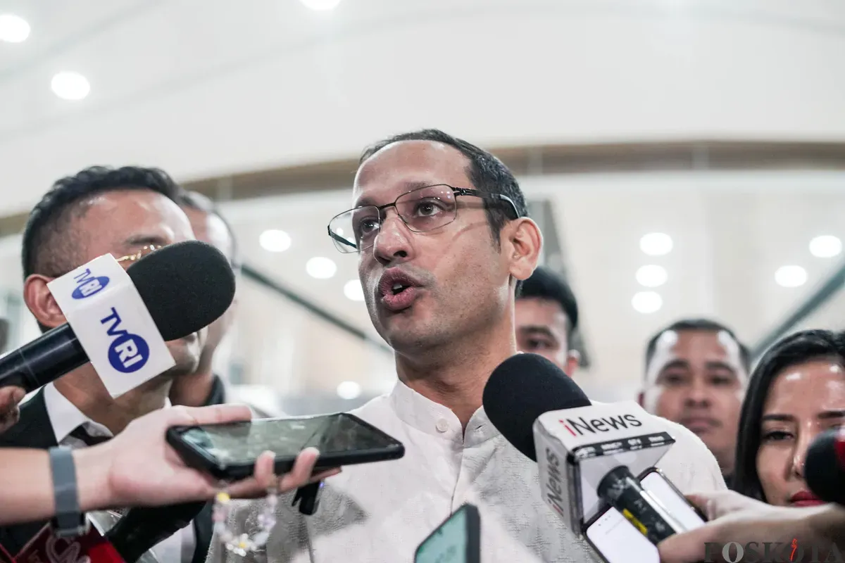 Mantan Mendikbudristek, Nadiem Makarim, selesai menjalani pemeriksaan di Kejaksaan Agung, Jakarta, Selasa, 15 Juli 2025. (Sumber: Poskota/Bilal Nugraha Ginanjar)