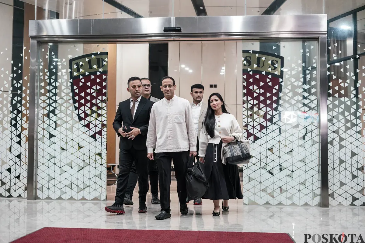 Mantan Mendikbudristek, Nadiem Makarim, selesai menjalani pemeriksaan di Kejaksaan Agung, Jakarta, Selasa, 15 Juli 2025. (Sumber: Poskota/Bilal Nugraha Ginanjar)