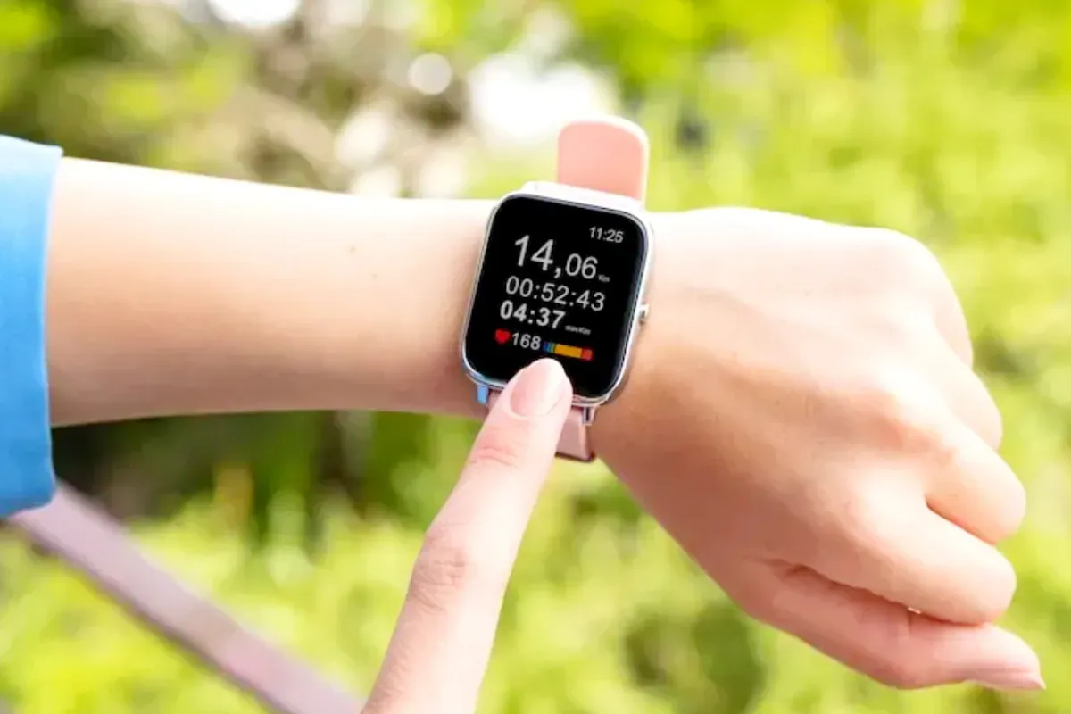 Ilustrasi memilih smartwatch murah. (Sumber: Freepik)