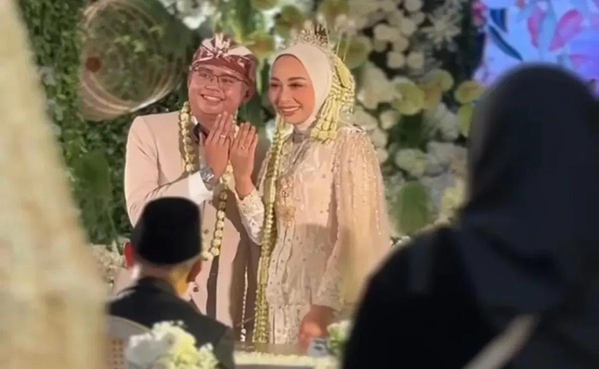 Pernikahan Maula Akbar, putra Gubernur Jawa Barat Dedi Mulyadi, dengan Putri Karlina (Sumber: Instagram/@putri.karlina14)