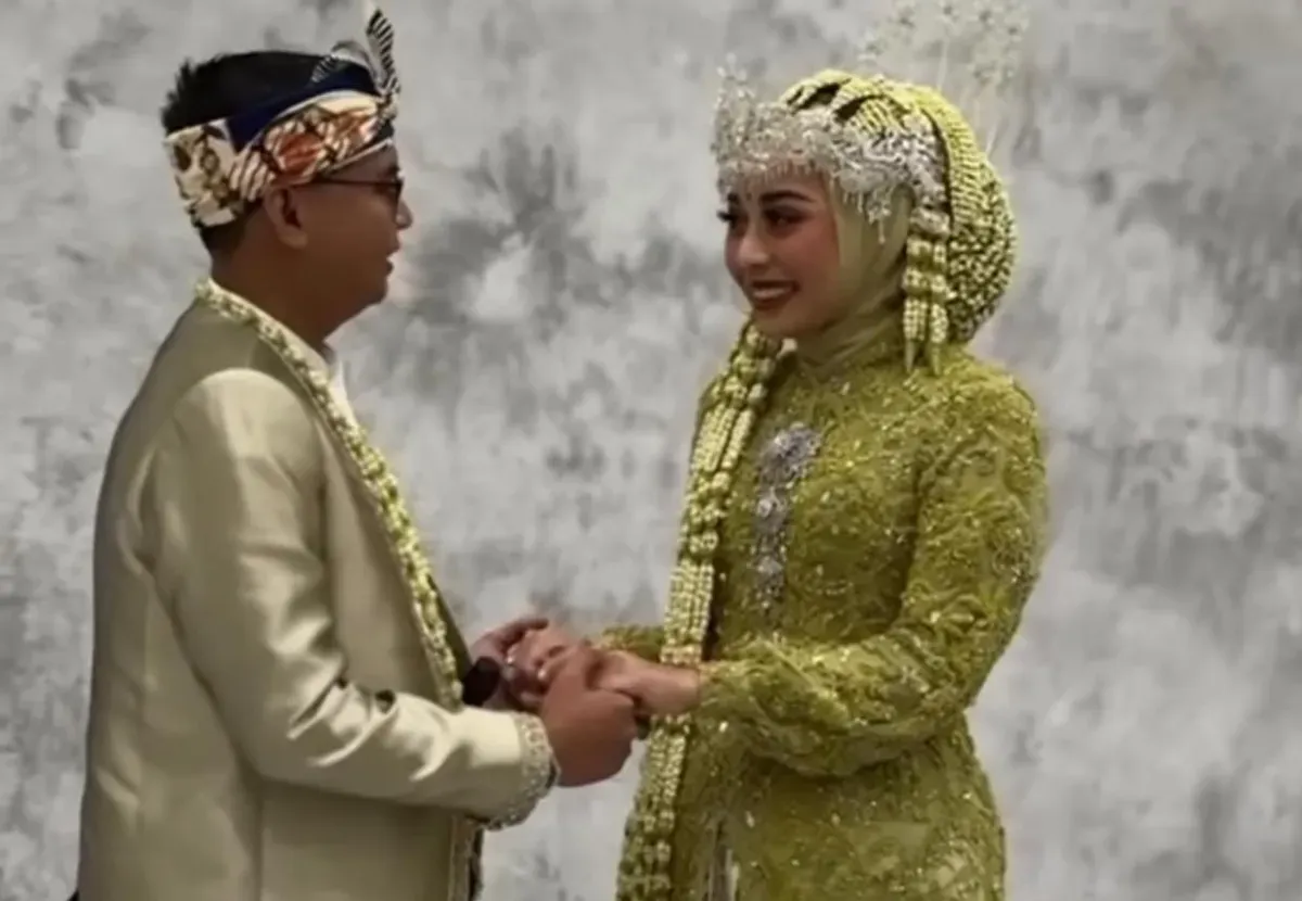 Pernikahan putra Gubernur Jawa Barat, Dedi Mulyadi, Maula Akbar, dengan Wakil Bupati Garut, Putri Karlina. (Sumber: Instagram/@putri.karlina14)