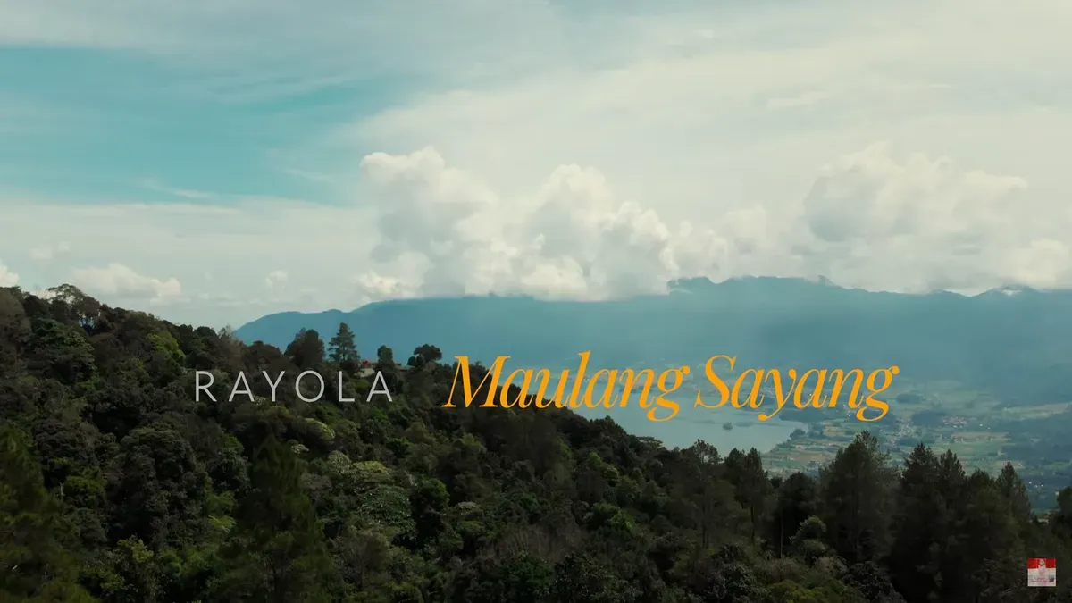 Lirik lagu Maulang Sayang yang dinyanyikan penyanyi asal Sumatera Barat, Rayola. (Sumber: YouTube/Rayola Official)