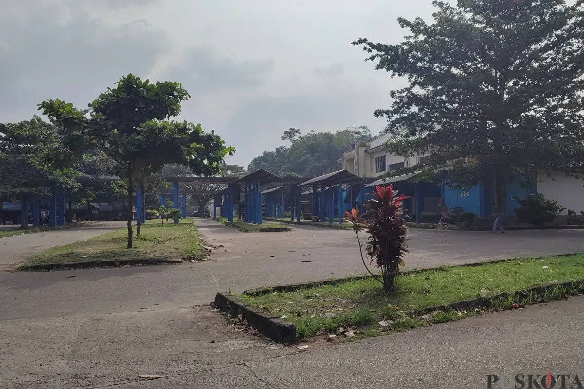 Kawasan terminal Kadubanen di Kelurahan Kabayan, Kecamatan Pandeglang, Kabupaten Pandeglang. (Sumber: Poskota/Samsul Fatoni)