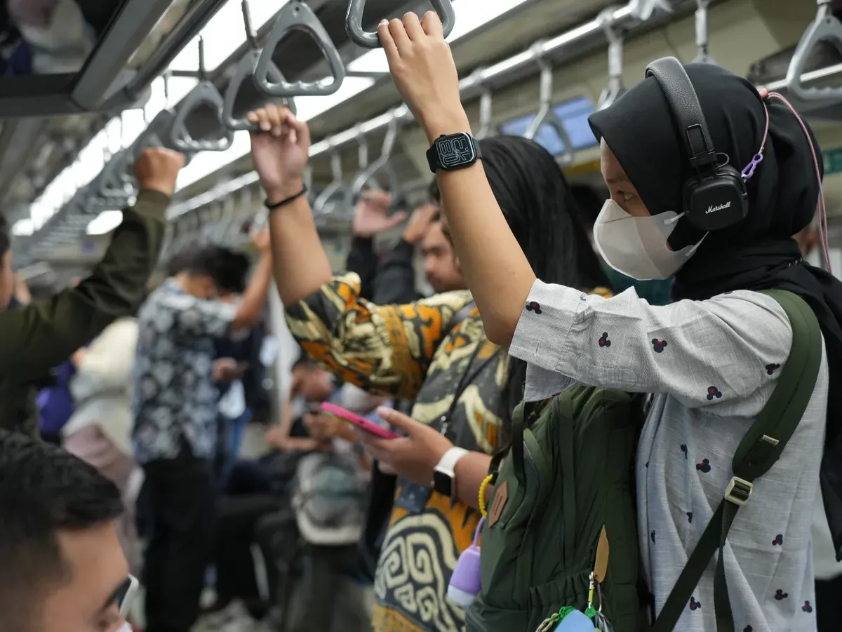 KAI mencatat telah melayan 13 jutaan penumpang transportasi massal LRT Jabodebek selama I Semester 2025. (Sumber: Dok. LRT Jabodebek)