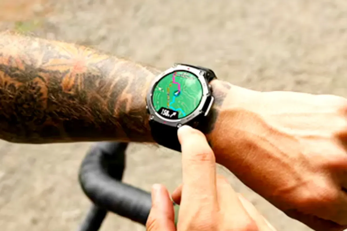 Ilustrasi smartwatch yang memiliki keakuratan GPS terbaik. (Sumber: Amazfit)