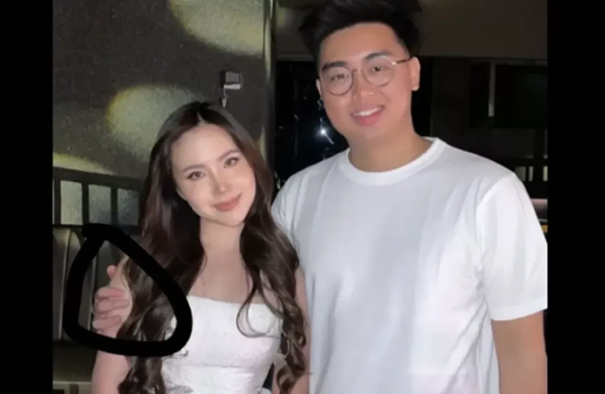 Timothy Ronald dan Agatha Chelsea Pernah Pacaran di SMA? Bukti Foto Lawas Bikin Geger TikTok (Sumber: TikTok/@clipperakademicrypto)