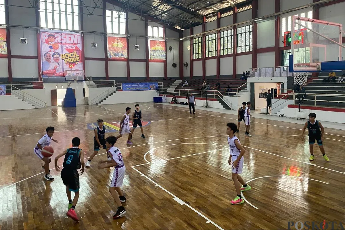 Porseni tingkat SMP se-Kota Tangerang 2025 di GOR Kota Tangerang memasuki hari kedua, Minggu, 20 Juli 2025. (Sumber: Poskota/Primayanti Juli Kumala Manalu)