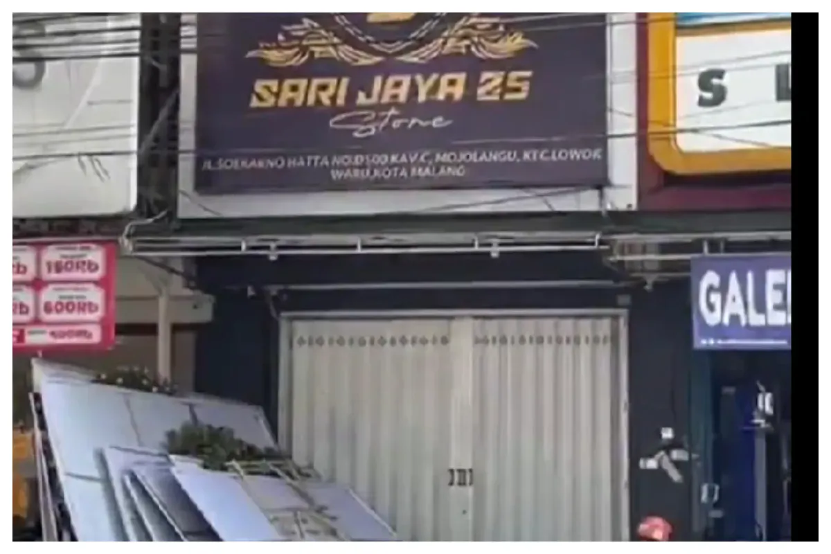 Toko minuman keras (miras) Sari Jaya 25 malang yang kini tutup dipromosikan Amrizal Nuril Abdi alias King Abdi. (Sumber: X/@Malangraya_info)