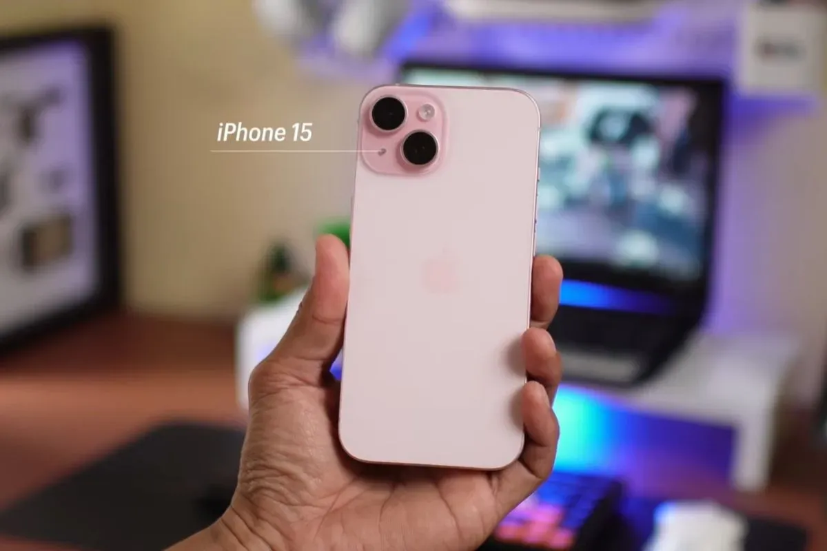 Apakah iPhone 15 masih layak dibeli tahun 2025? Simak ulasan lengkapnya berikut ini. (Sumber: tangkapan layar)