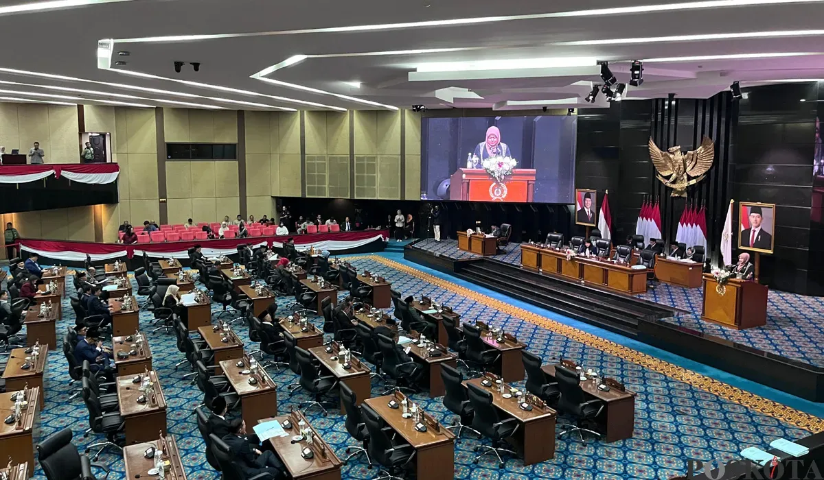 Rapat paripurna di Gedung DPRD DKI Jakarta, Senin, 21 Juli 2025. (Sumber: POSKOTA | Foto: M Tegar Jihad)