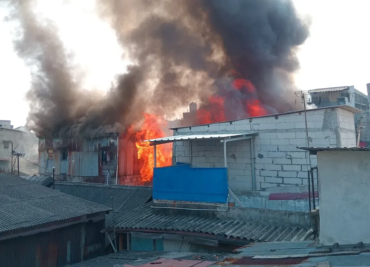 Kebakaran rumah tinggal di permukiman padat kawasan Tambora, Jakarta Barat, Senin, 21 Juli 2025. (Sumber: Damkar)