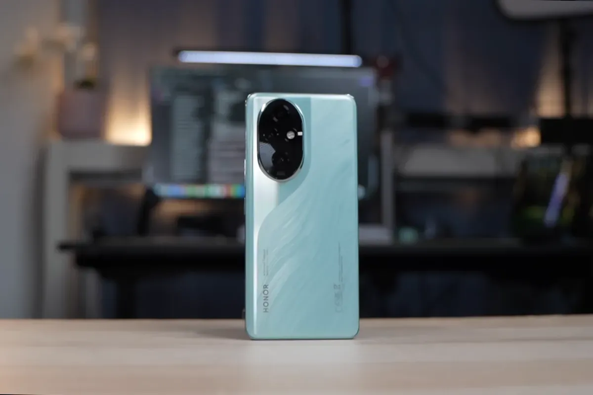 Spesifikasi Honor 200 Pro Smartphone Flagship dengan Harga Terjangkau (Sumber: YouTube/Youtuber Cupu)