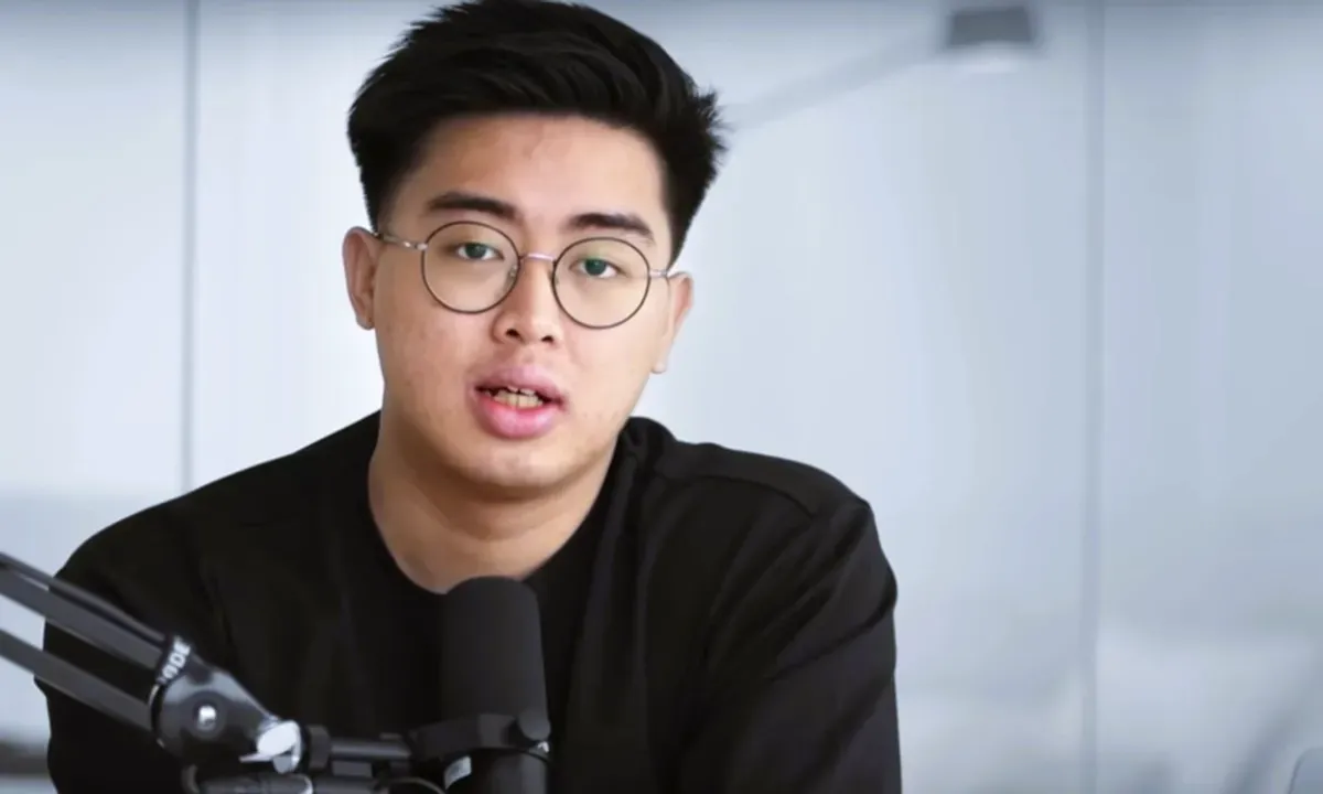 Timothy Ronald menyuarakan pentingnya pemerataan ekonomi dan penguatan sektor manufaktur demi kemandirian Indonesia. (Sumber: Instagram/@timothyronald)
