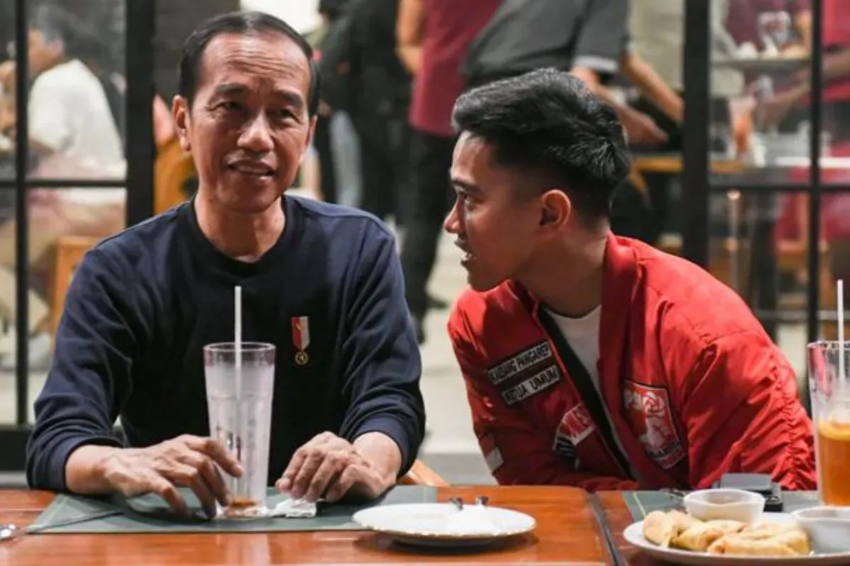 Potret Presiden Republik Indonesia (RI) ke-7 Joko Widodo (Jokowi) dan Ketua Umum PSI Kaesang Pangarep. (Sumber: psi.id)