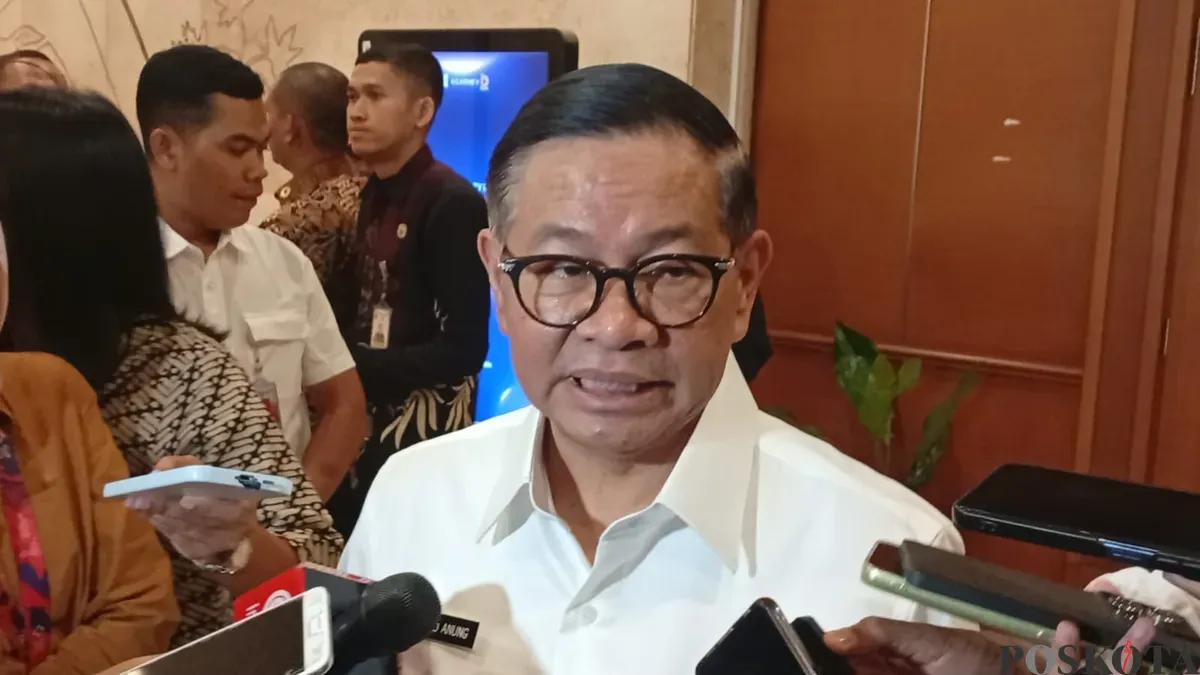 Gubernur Jakarta Pramono Anung enggan menanggapi usulan DPRD terkait usulan penerbitan Kartu Janda Jakarta (KJJ). (Sumber: Poskota/M. Tegar Jihad)