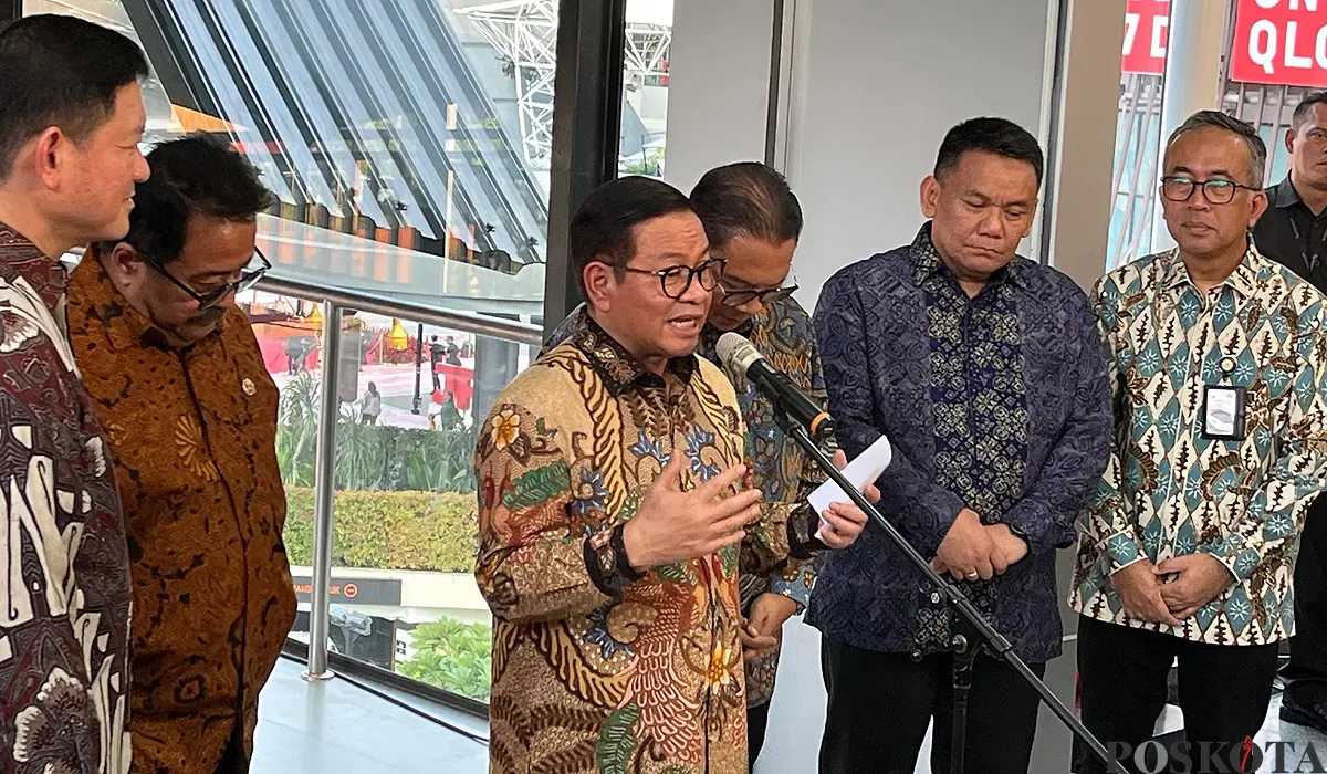 Gubernur Jakarta, Pramono Anung, saat meresmikan hak penamaan Stasiun LRT Jakarta Boulevard Utara Summarecon Mall, Kamis, 24 Juli 2025. (Sumber: POSKOTA | Foto: Pandi Ramedhan)