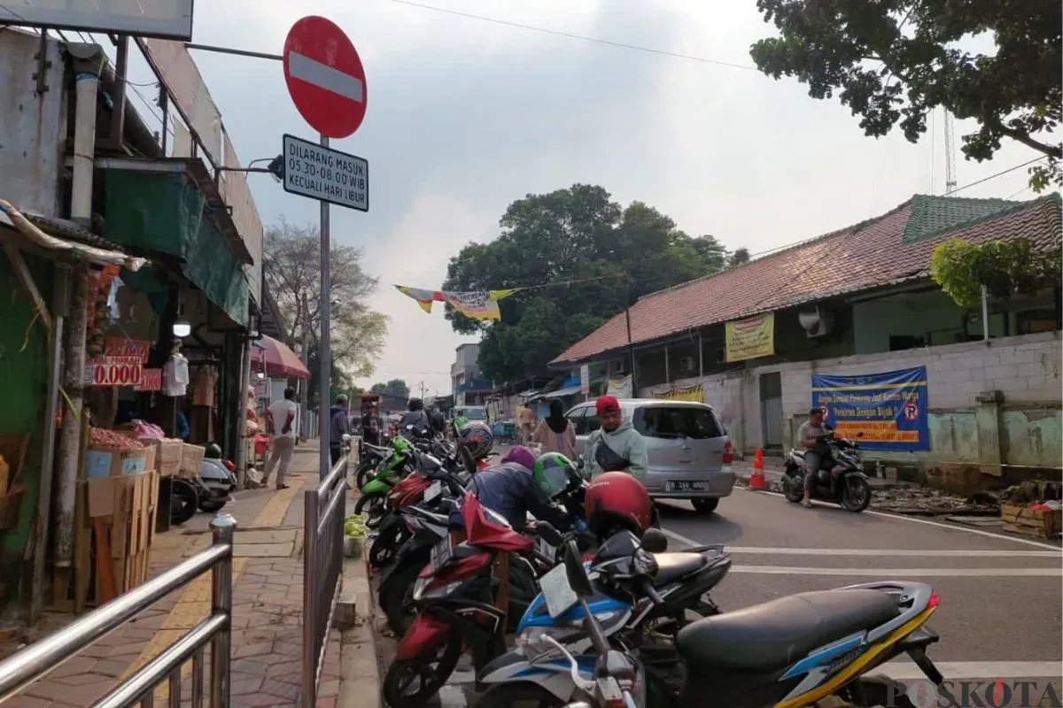Dishub Tangsel resmi menetapkan penerapan SSA di Jalan H. Usman, Kecamatan Ciputat, Kota Tangsel secara permanen, Jumat, 25 Juli 2025. (Sumber: Poskota/Primayanti Juli Kumala Manalu)