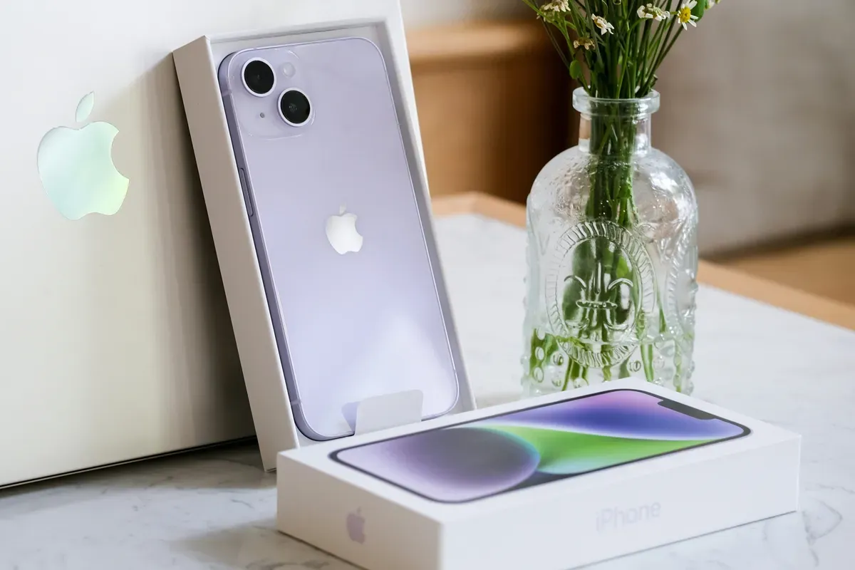 Harga iPhone 14 di iBox Indonesia Ada Potongan hingga 3 Juta, Cek di Sini Lengkap dengan Spesifikasinya (Sumber: Unsplash/Thai Nguyen)