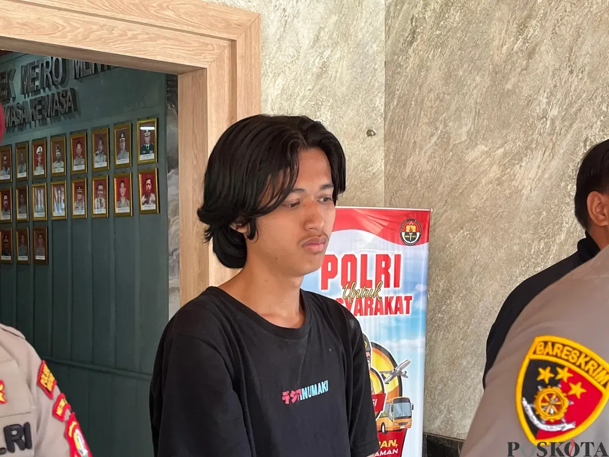 Pelaku getok parkir Rp20.000 terhadap pengendara roda dua di kawasan Bunderan HI, Jakarta Pusat, ditangkap. (Sumber: Poskota/Pandi Ramedhan)