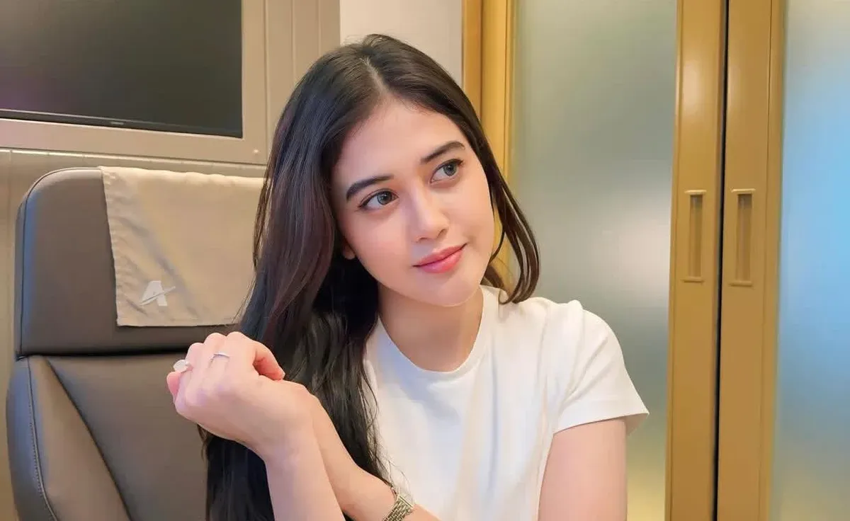 Ruce Nueda alias Mama Ebra cerai dengan Aryo Disa Wiratama atau dikenal Papa Ebra. (Sumber: Instagram/@rucenueda)