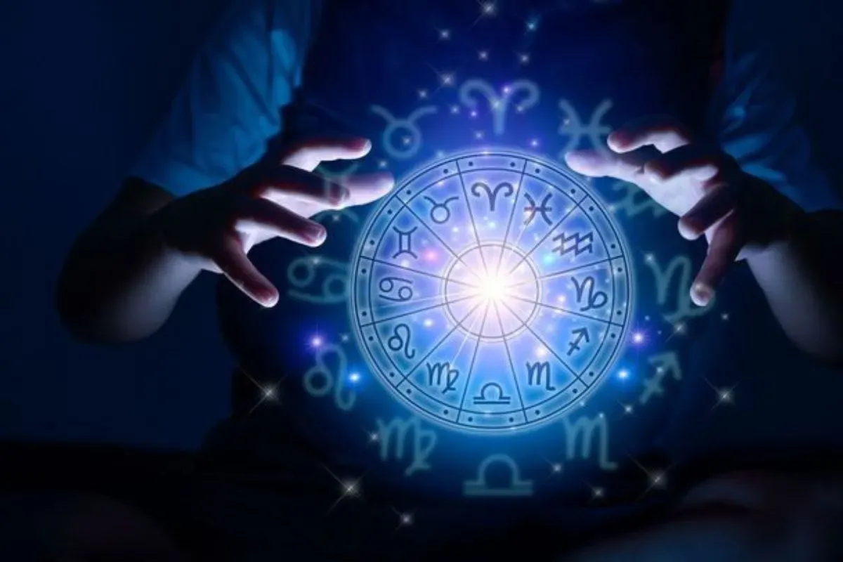 Ramalan zodiak 28 Juli–3 Agustus 2025 yang bikin hati berdebar (Sumber: Pinterest/Astrology)