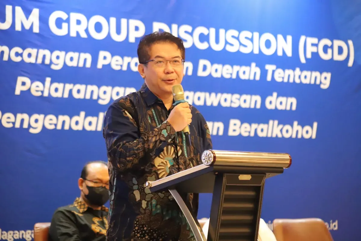 Anggota Pansus 9 DPRD Kota Bandung Uung Tanuwidjaja harap peran RW untuk aktif ke masyarakat. (Sumber: Dok. DPRD Kota Bandung)