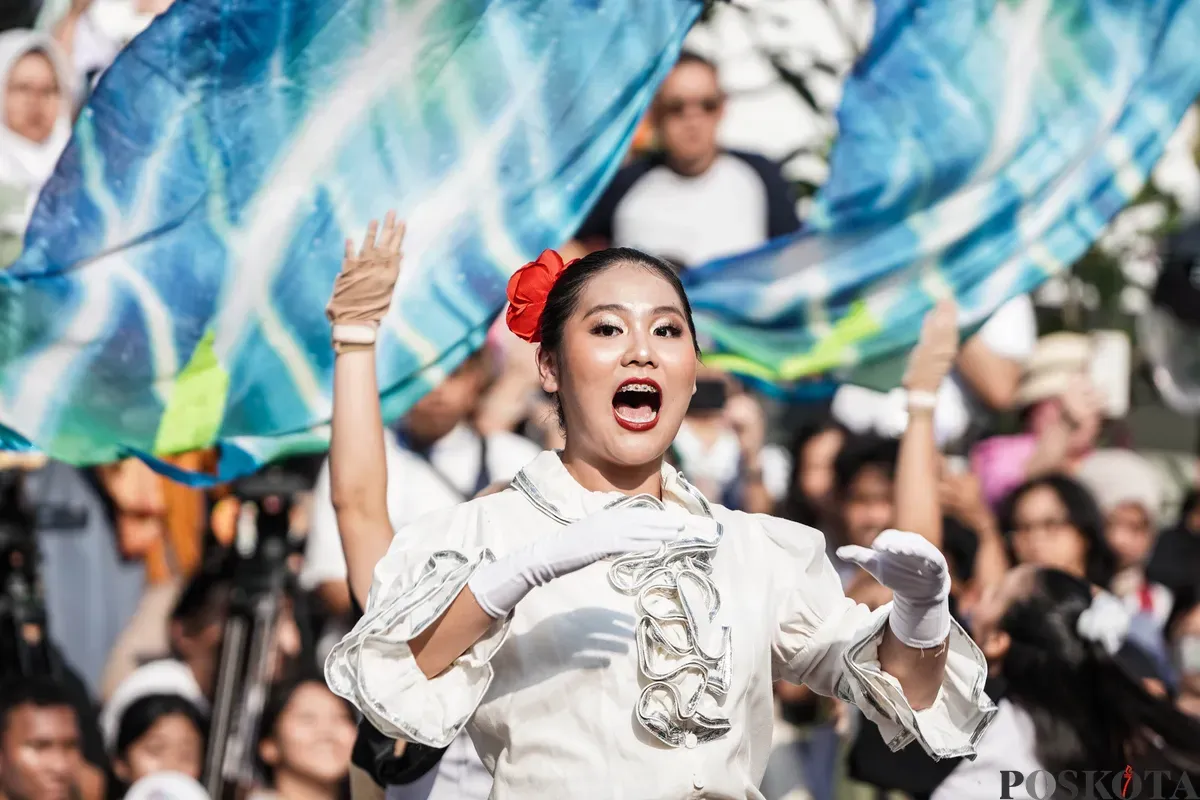 Penampilan marching band SMP Santa Ursula Jakarta pada Festival Ruang Seni Siswa di Anjungan Sarinah, Jakarta, Jum'at 25 Juli 2025. (Sumber: Poskota/Bilal Nugraha Ginanjar)