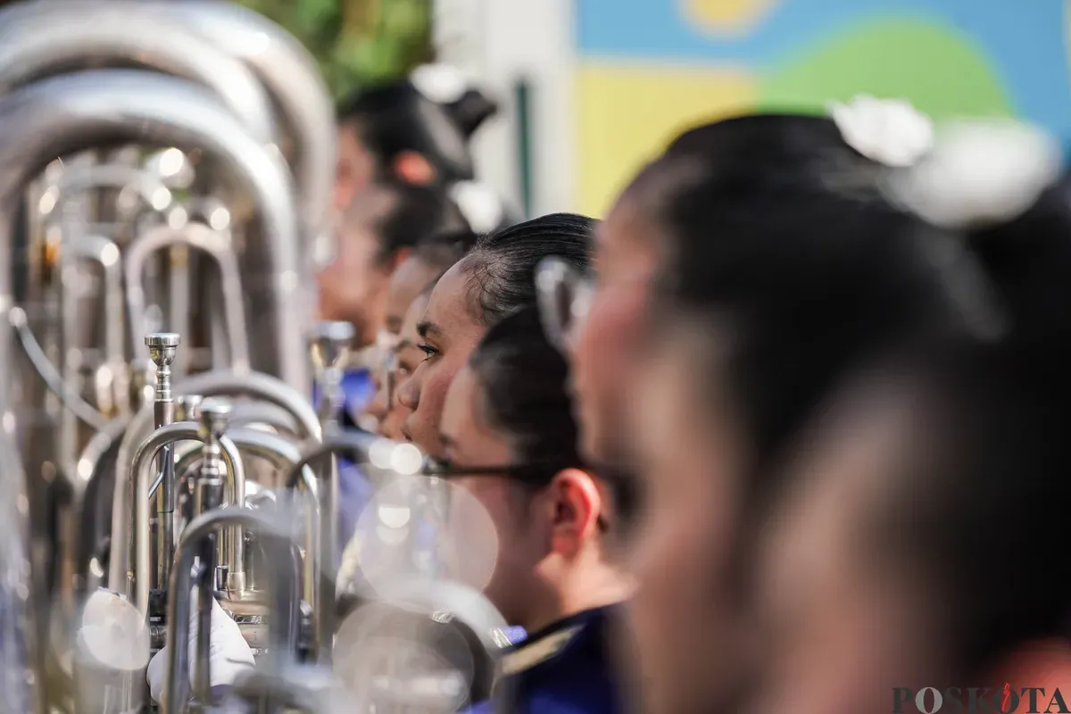 Penampilan marching band SMP Santa Ursula Jakarta pada Festival Ruang Seni Siswa di Anjungan Sarinah, Jakarta, Jum'at 25 Juli 2025. (Sumber: Poskota/Bilal Nugraha Ginanjar)