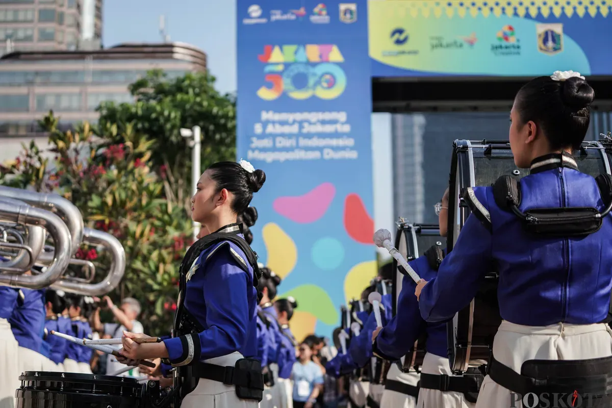 Penampilan marching band SMP Santa Ursula Jakarta pada Festival Ruang Seni Siswa di Anjungan Sarinah, Jakarta, Jum'at 25 Juli 2025. (Sumber: Poskota/Bilal Nugraha Ginanjar)