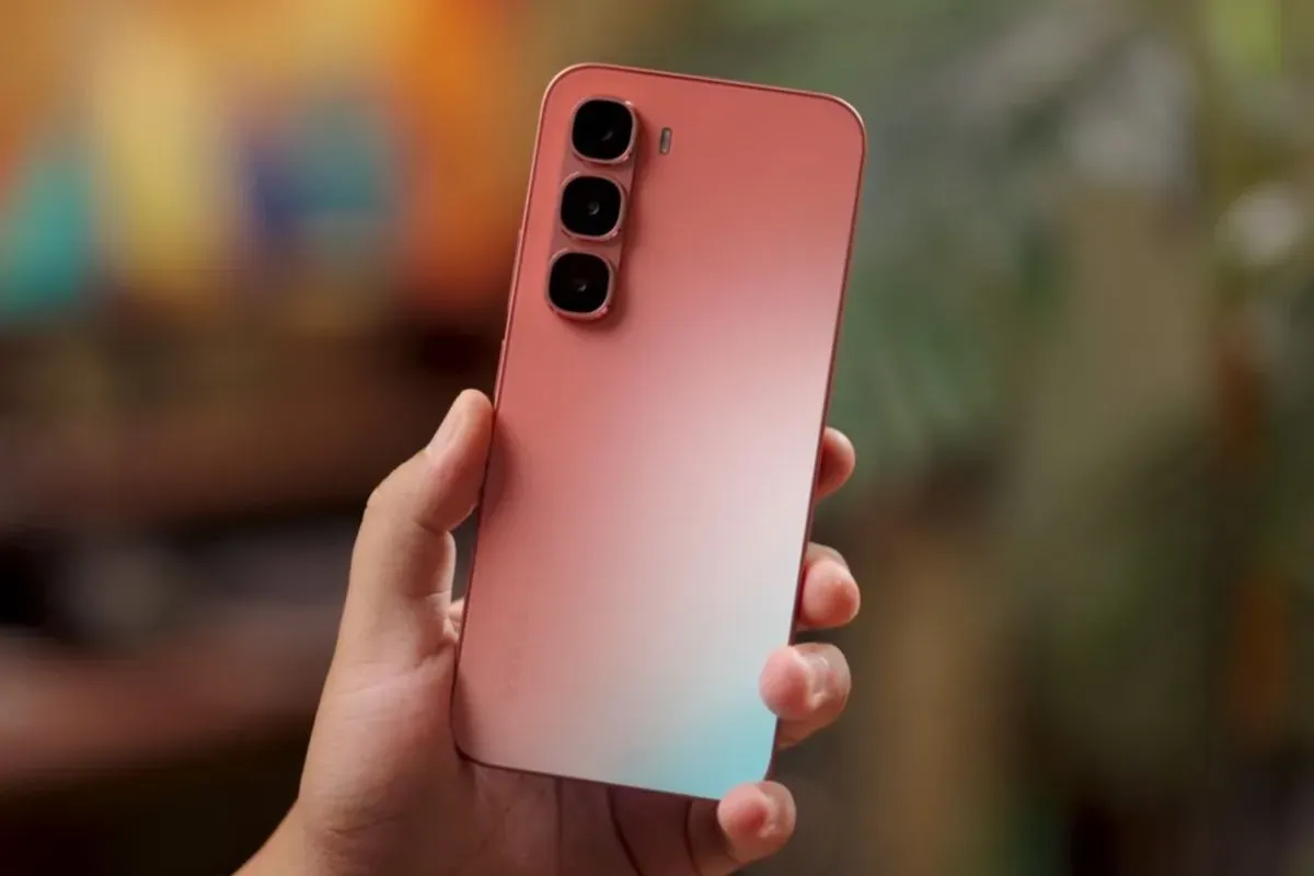 Infinix Hot 60 Pro raja baru HP Android Rp2 jutaan. (Sumber: YouTube/AD Review)