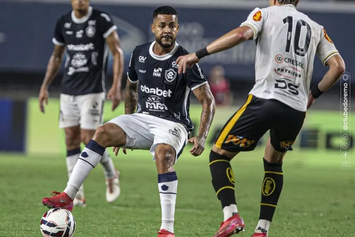 Maxwell Souza, winger asal Brasil yang dirumorkan gabung ke Persija. (Sumber: Instagram/@clubedoremo)