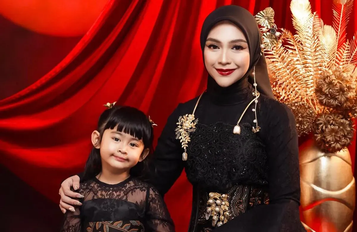 Momen ulang tahun Ria Ricis an sang buah hati, Cut Raifa Aramoana atau Moana. (Sumber: Instagram/@riaricis1795)