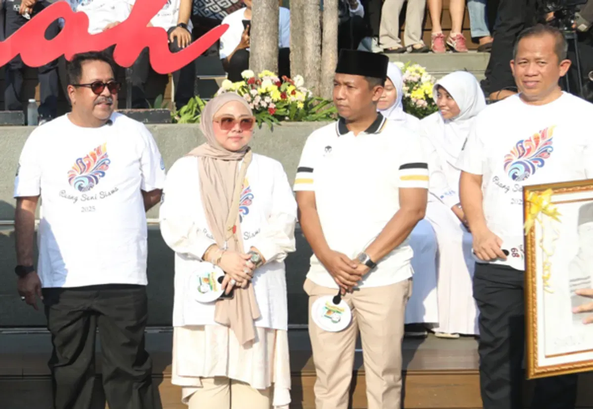 DPRD Jakarta menghadiri acara pembukaan ruang seni siswa memperingati Hari Anak Nasional (Sumber: Dok. Sekretariat DPRD DKI)