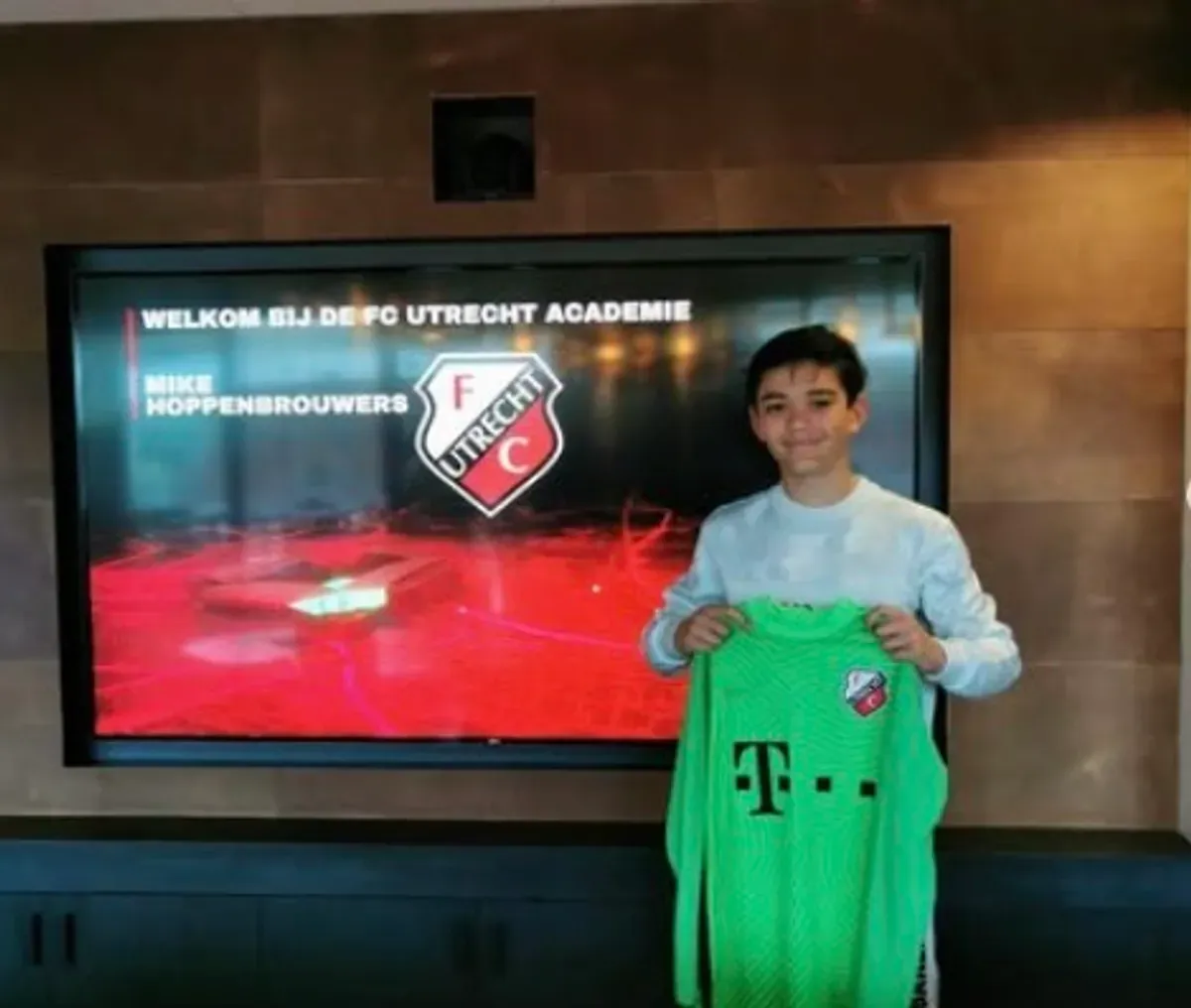 Mike Rajasa pemain akademik FC Utrecht dipanggil Timnas Indonesia u-17 (Sumber: Instagram @mikerajasa)