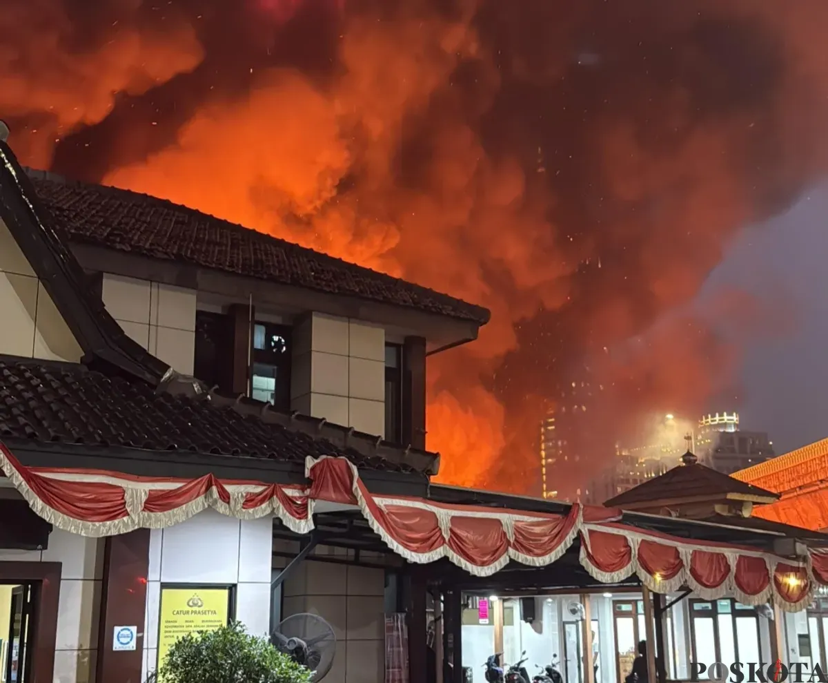 Kantor Polsek Kebayoran Baru, Jakarta Selatan, selamat dari insiden kebakaran Pasar Taman Puring pada Senin, 28 Juli 2025 malam. (Sumber: Istimewa)