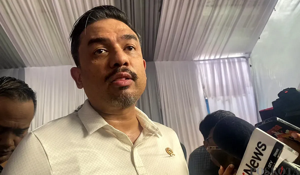 Menteri UMKM, Maman Abdurrahman saat ditemui di Gerai Lengkong, Kota Tangsel pada Selasa, 29 Juli 2025. (Sumber: POSKOTA | Foto: Primayanti)