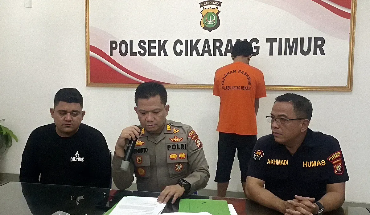 Polsek Cikarang Timur menggelar konferensi pers pengungkapan kasus pria jual calon istri kepada lelaki hidung belang, Selasa, 29 Juli 2025. (Sumber: Istimewa)