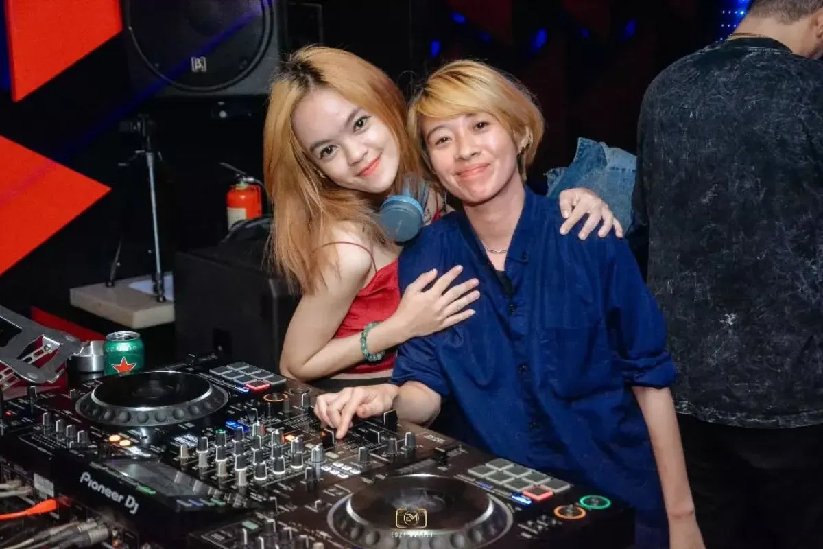 Riri Febriana mantan artis cilik tanah air dengan pasangannya (Sumber: Instagram/@ririfebrianaaaa)