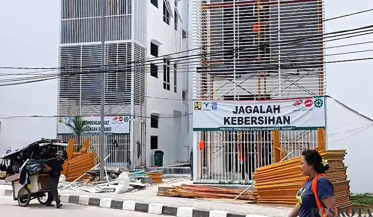 Kondisi bangunan Sekolah Rakyat yang terletak di kompleks BLKI, Serpong, Tangsel pada Selasa, 29 Juli 2025, masih tampak belum rampung sepenuhnya. (Sumber: POSKOTA | Foto: Primayanti)