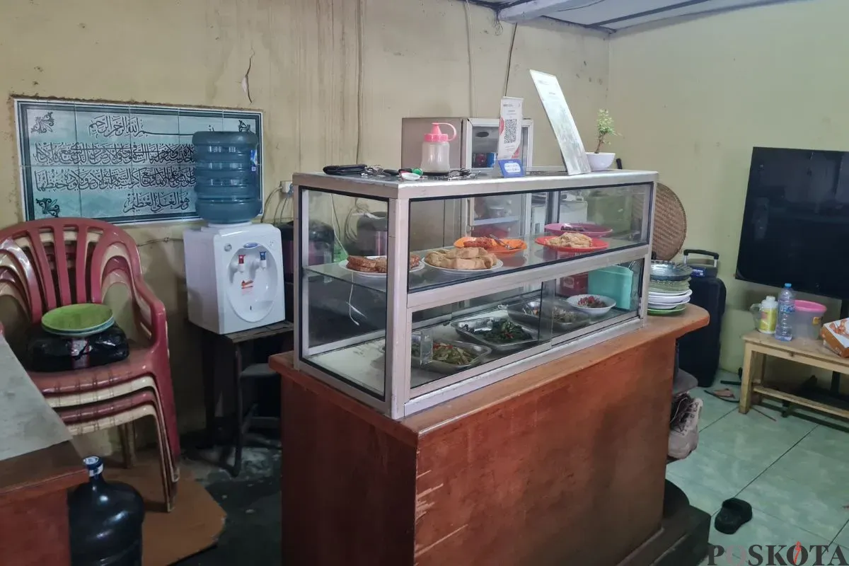 Salah sebuah warteg di kawasan Palmerah, Jakarta Barat, Selasa, 29 Juli 2025. (Sumber: Poskota/Pandi Ramedhan)