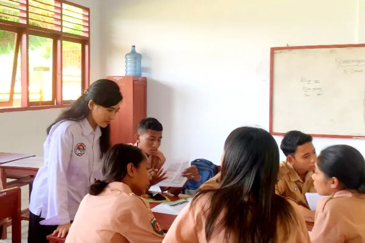 Ilustrasi guru PPG jenjang SMA. (Sumber: Kemendikdasmen)